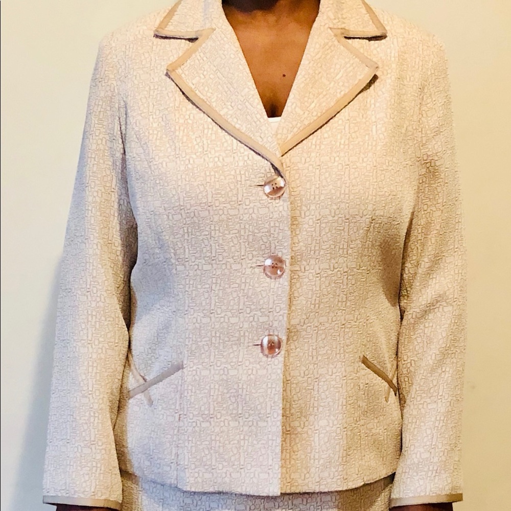 Women suit